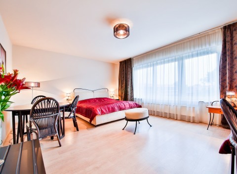 Praha pre rodiny až s 2 deťmi v hoteli Modrá stodola **** so vstupom do ZOO.