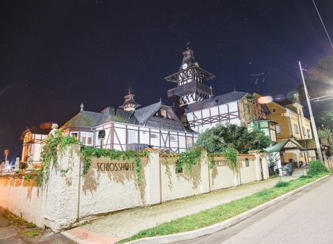 Mariánské Lázně: zámocký Schlosshotel *** s polpenziou a 7 procedúrami + bazén.