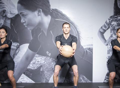 Skúšobný funkčný tréning Visionbody EMS - bez káblov a bez vlhčenia.