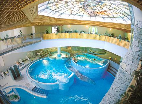 Užite si luxusné Maďarsko Polpenzia, termály, sauny i športové vyžitie 