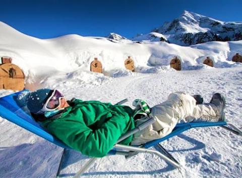 Zažite dovolenku, o akej sa vám nesnívalo. Pobyt na 1 noc v tradičnom iglu a 2 ďalšie noci v luxusnom hoteli Ramada v Innsbrucku.