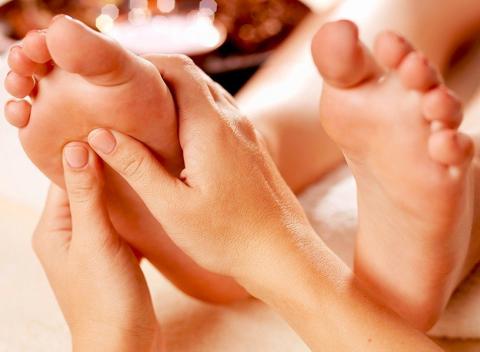 Reflexná masáž chodidiel, ako infrasauna, ako suchý uhličitý kúpeľ a oxygenoterapia v jednom balíčku na posilnenie imunity a relax. 