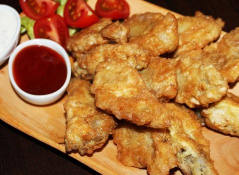 Fantastické vyprážané kuracie krídelká. Navštívte novootvorenú reštauráciu Everyday s výborným jedlom a príjemným prostredím. 