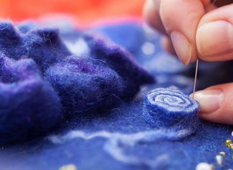 Kreatívny kurz plstenia pre šikovné ručičky. Vyskúšajte niečo nové a vytvorte si vlastnú a jedinečnú dekoráciu.