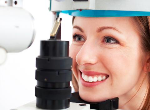 Profesionálne kompletné očné vyšetrenie. Mrknite na lekára a uistite sa, či je s vaším zrakom naozaj všetko v poriadku.  