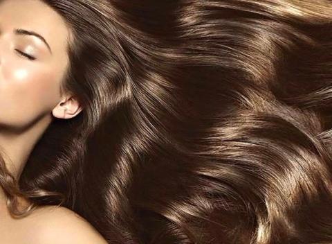 Doprajte vašim vlasom profesionálnu starostlivosť. Strih a regenerácia poškodených vlasov pre ženy alebo pre mužov. 