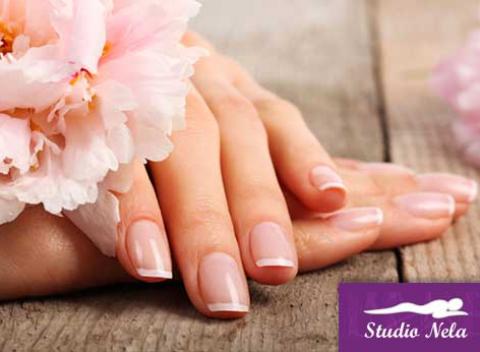 Klasická, francúzska alebo japonská manikúra v Štúdiu Nela. Rozhodne nezanedbávajte starostlivosť o svoje nechty.