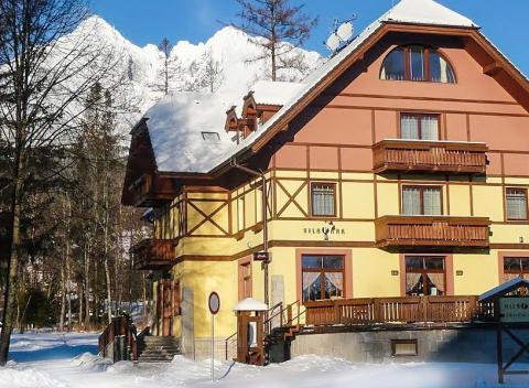 Čarovný pobyt pre dvoch v srdci Tatranskej Lomnice. Fantastické ubytovanie, ktoré si zamilujete od prvej sekundy.