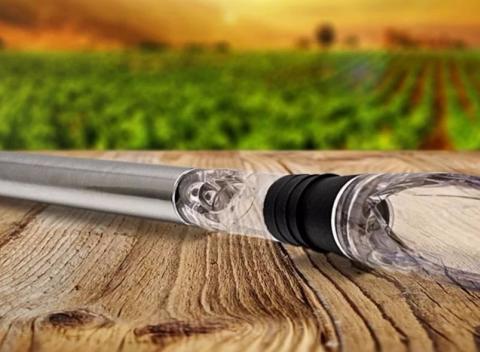 Unikátny chladič vína 3v1 s aerátorom a odlievačom. Vínna tyčka vám pomôže rýchlo a ľahko schladiť víno do 10 minút.