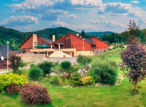 Relaxujte v Hoteli Hunter a užite si skvelú slovenskú dovolenku s poľovníckou atmosférou a wellnessom v blízkosti Muránskej Planiny.