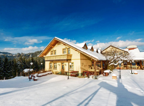 Pobyt plný zážitkov v Slovinsku v penzióne Smogavc s polpenziou a možnosťou lyžovačky.