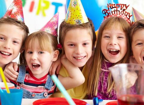 Narodeninová oslava s bohatým športovým programom. Doprajte vášmu drobcovi zábavu a zážitok na ktorý dlho nezabudne.