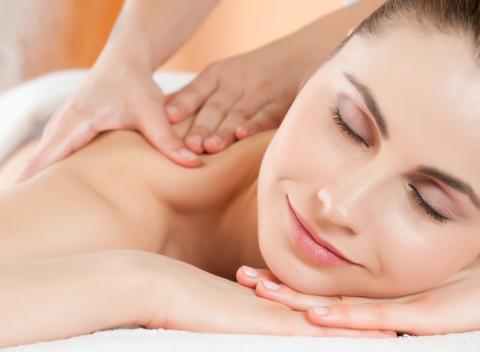 Je čas sa zastaviť a oddýchnuť si. Doprajte si antistresovú, uvoľnújúcu či klasickú masáž alebo relaxačný balíček.