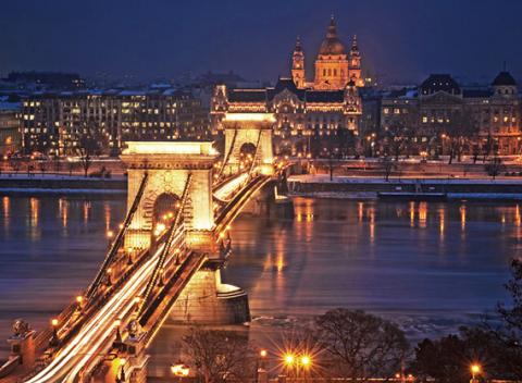 Hotel v srdci Budapešti - Best Western Hotel Hungaria**** Buďte hosťom najväčšieho hotela v krajine, kde to kypí životom.