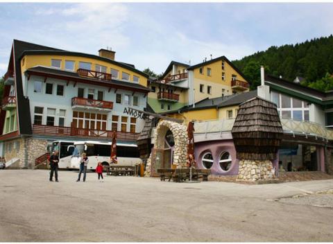 Pobyt pre 3 osoby v apartmánoch na Donovaloch pri lyžiarskom svahu a rozprávkovej dedinke Habakuky - platí aj cez sviatky.