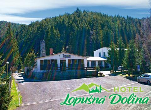 Príjemná tichá lokalita uprostred lesa. Hotel Lopušná Dolina 200 m od lyžiarskeho strediska Lopušná Dolina v regióne Vysokých Tatier