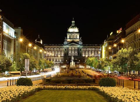 Jalta Boutique Hotel***** Praha priamo na Václavskom námestí. Užite si spolu s partnerom dychberúci a romantický výhľad.