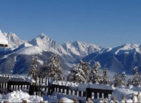 Hotel Goldene Rose 3*** Užite si lyžovanie, wellness alebo “len” oddych v rázovitom prostredí oblasti Tirolska. 