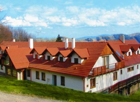 Zimná dovolenka v útulnej chate Jane. Wellness, bazén, masáž, rašelinový zábal, výborná domáca kuchyňa v krásnej prírode Bielych Karpát. 