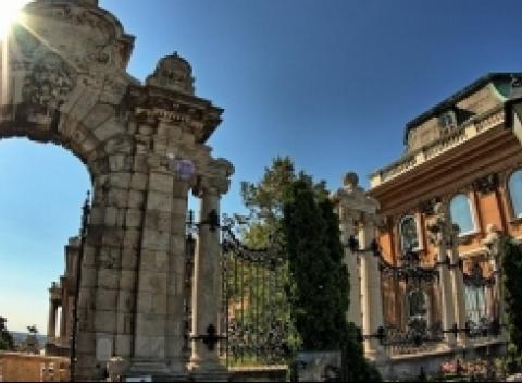 Spoznajte krásy Budapešti a ubytujte sa v štýlovom a luxusnom Mirage Fashion Hotel 4**** na 2, 3 alebo 4 noci s bohatými raňajkami. 