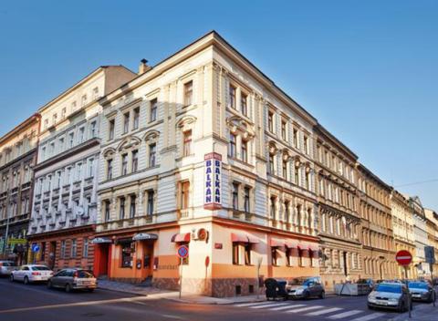 Spoznajte krásy a pamiatky českej metropoly Praha. Romantika pre dvoch v rodinnom hoteli Balkán*** neďaleko centra pri Vltave. 