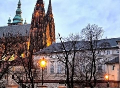 Navštívte nádhernú metropolu Čiech - stovežatú Prahu. Skvelá dovolenka v útulnom rodinnom penzióne Lucie 4**** s raňajkami. 