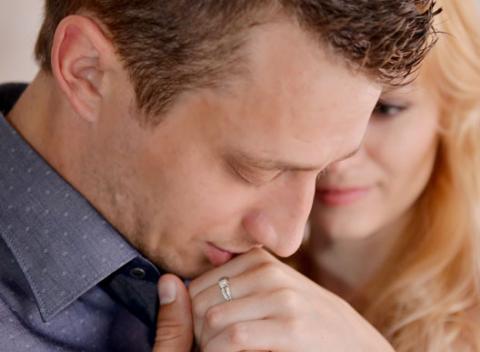 Valentínske profesionálne fotenie v ateliéri. Odfoťte sa s tými ktorých milujete, obdarujte sa navzájom láskou a krásnymi spomienkami. 