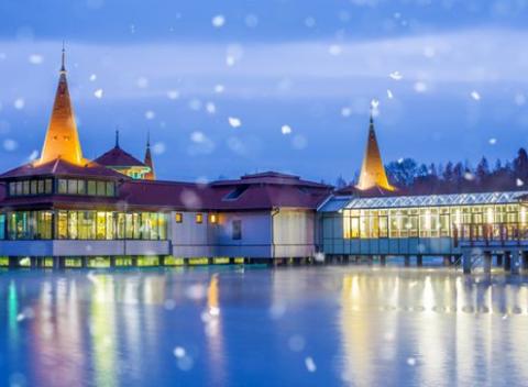 Vyrazte za romantikou do krásneho kúpeľného mesta Hévíz v Maďarsku a prežite nezabudnuteľné dni so svojou polovičkou. 