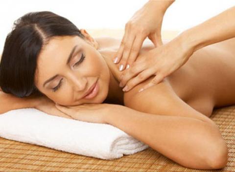 Wellness pobyt s masážou v Trenčianskych Tepliciach. Hotel vytvára svojim charakterom príjemnú atmosféru pokoja a oddychu.