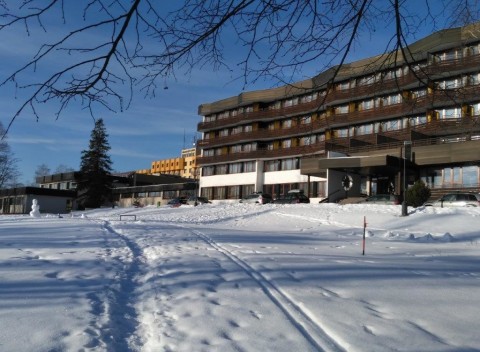 Lyžovačka priamo pod Lomnickým štítom v lone prírody v hoteli SOREA Hutník II.