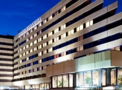 Romantický pobyt v Prahe. Hotel je len pár minút od centra mesta, kde nájdete všetky významné pamiatky a turistické atrakcie. 