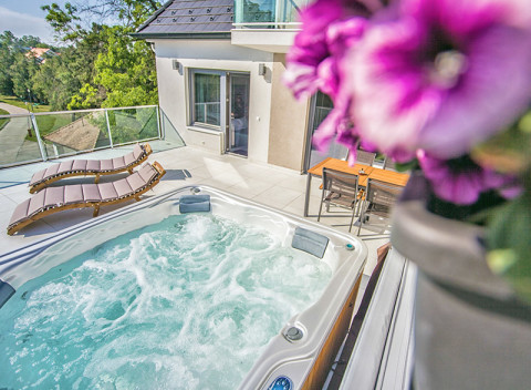 Sárvár v Onyx**** Luxury Sárvár aparthoteli so vstupom do termálov a polpenziou.