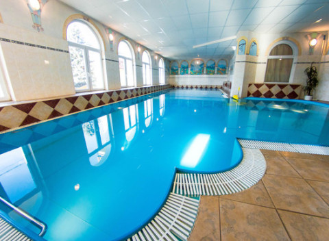 Kúpeľný pobyt v Luhačoviciach s polpenziou, vstupom do relax centra a možnosťou procedúr.