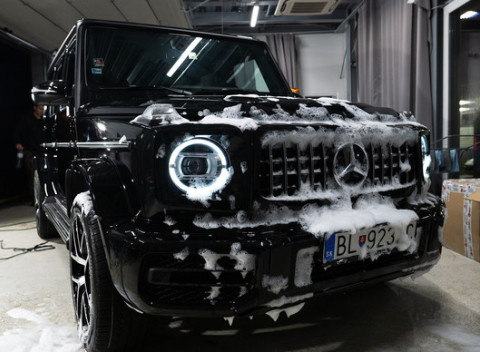 Exteriérové a interiérové ručné umytie vozidla v Easycars. Na výber z 5 čistiacich balíčkov.