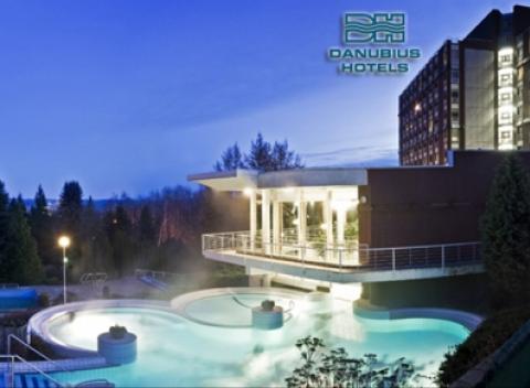 Zažite tú najlepšiu dovolenku v maďarskom Hévíze v luxusnom hoteli Danubius Health Spa Resort Aqua**** len kúsok od jazera.