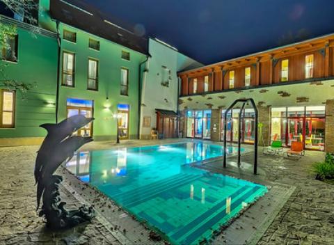 Rozprávkový pobyt s nádychom histórie a prestíže v maďarskom hoteli Vecsecity****. Lahodný oddych, moderné služby a prekrásna príroda.