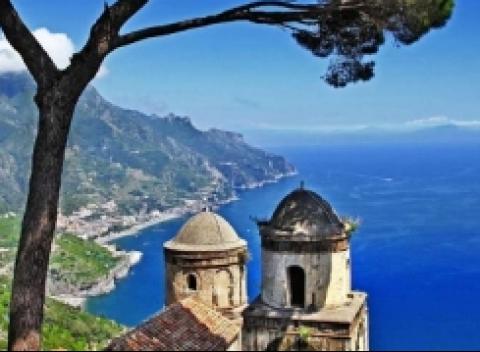 Spoznajte krásy a historické pamiatky Južného Talianska. Nezabudnuteľný zájazd do Neapolu, Positana, Pompejí, na ostrov Capri či Vezuv. 