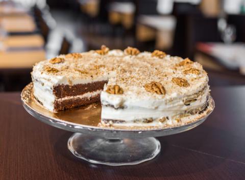 Pošteklite vaše chuťové poháriky. Domáci cheesecake a kávička v arménskej reštaurácii či celý cheesecake a mrkvová či medová torta na doma. 