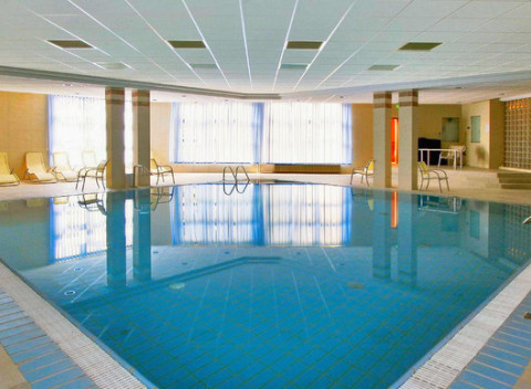 Wellness Hotel Rubin**** v pokojnej časti Budapešti s bazénom, vírivkou a množstvom sáun.