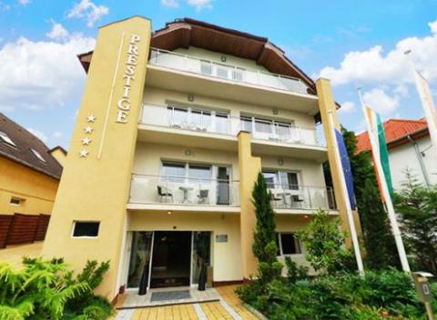 Vychutnajte si skvelú dovolenku pri maďarskom Balatone. Pobyt v komfortnom hoteli Prestige Ház**** s raňajkami a neobmedzeným wellness. 