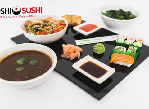 Obľúbená japonská lahôdka v podobe špeciálneho Koshi sushi setu alebo Bento Box plný rozmanitých chutí aj s polievkou a donáškou do domu. 