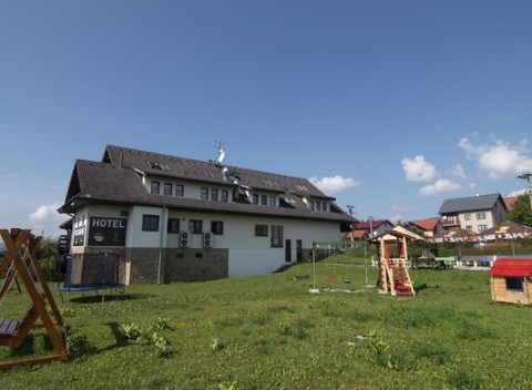 Liptov na dlani z pohodlia hotela RENDEZ-VOUS*** vo veľmi obľúbenej turistickej lokalite.