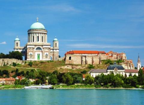 Užite si aktívnu dovolenku spojenú s príjemným odpočinkom. Skvelý pobyt pre dve osoby s raňajkami v penzióne Green House v Štúrove. 