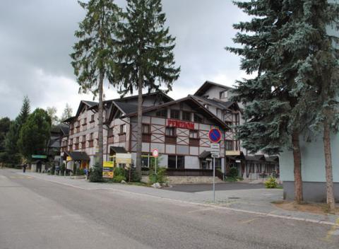 Túžite po pokoji a skutočnom oddychu?. Penzión Antik** v kúpeľnom centre Rajeckých Teplíc je na to stvorený. Pobyt s raňajkami a masážou. 