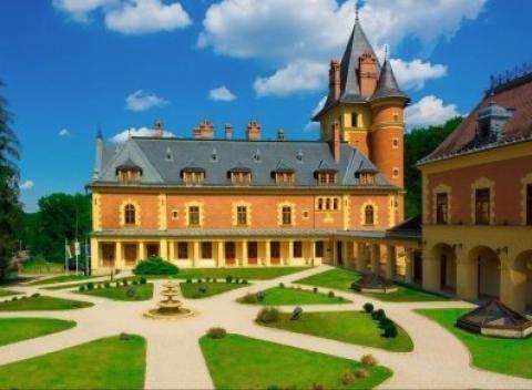 Doprajte si maximum relaxácie v luxusnom zámockom hoteli Sasvár v Maďarsku. Čaká na vás neobmedzený vstup do wellness a športové aktivity.