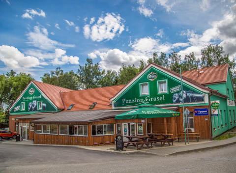 Vysočina: Penzión Grasel *** s polpenziou, bazénom, vírivkou a masážnym kreslom.
