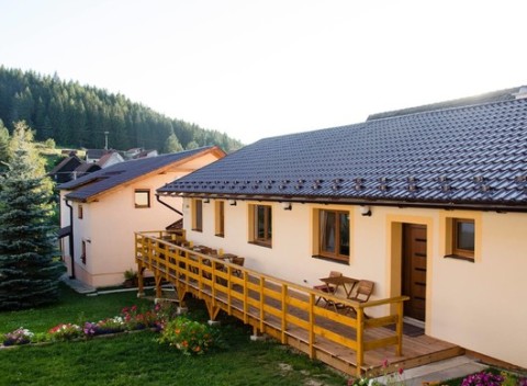 Relax v útulnej Vile Rhea pod panorámou Vysokých Tatier v tichej dedinke Važec.