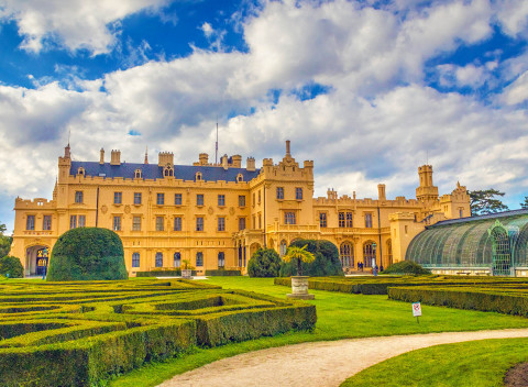 Lednice s degustáciou vín, lopárikom a raňajkami v Penzióne Sluneční Dům.