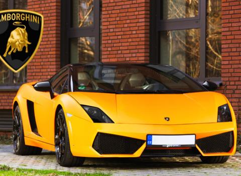 Využite ponuku na jazdu snov buď v pozícii šoféra alebo spolujazdca v Lamborghini Gallardo s akceleráciou z 0 – 100 km/h len za 3,7 sekundy!