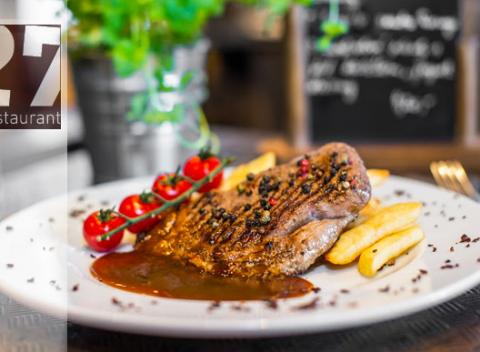 Ochutnajte lahodnú chuť rib eye steaku, označovaného aj ako kráľa všetkých steakov v modernej Restaurant 27 Bratislava.